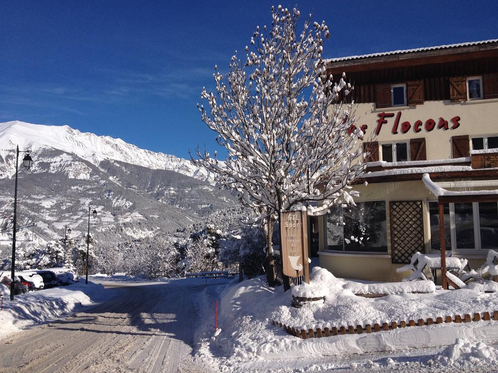 Hotel Les Flocons Le Sauze Exterior foto