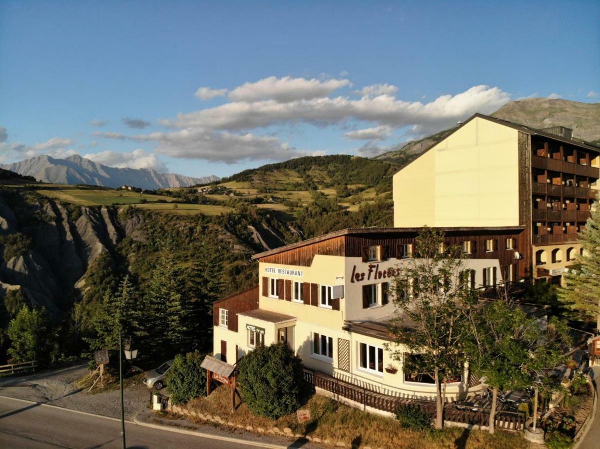 Hotel Les Flocons Le Sauze Exterior foto