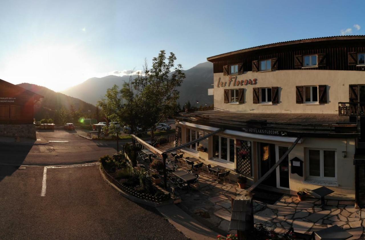 Hotel Les Flocons Le Sauze Exterior foto
